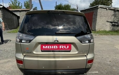 Mitsubishi Outlander III рестайлинг 3, 2007 год, 1 500 000 рублей, 12 фотография