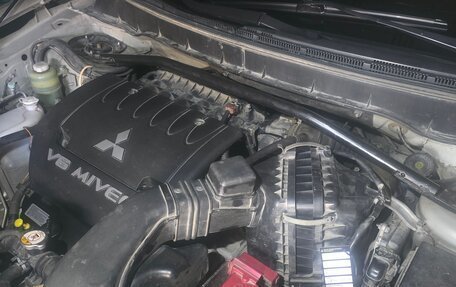 Mitsubishi Outlander III рестайлинг 3, 2007 год, 1 500 000 рублей, 20 фотография