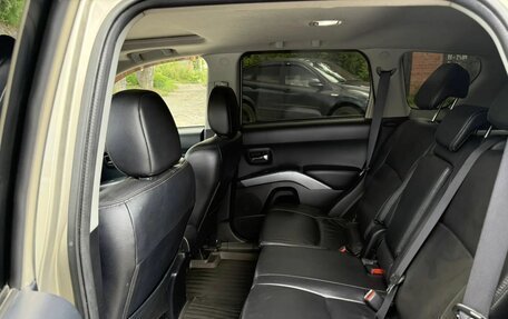 Mitsubishi Outlander III рестайлинг 3, 2007 год, 1 500 000 рублей, 16 фотография
