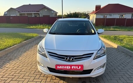 Hyundai Solaris II рестайлинг, 2015 год, 1 120 000 рублей, 2 фотография