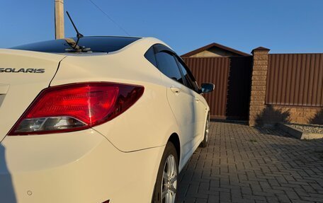 Hyundai Solaris II рестайлинг, 2015 год, 1 120 000 рублей, 21 фотография