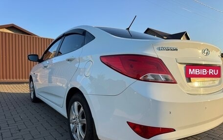 Hyundai Solaris II рестайлинг, 2015 год, 1 120 000 рублей, 20 фотография