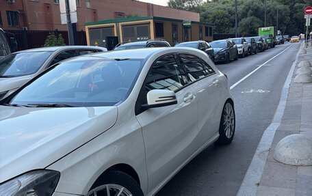 Mercedes-Benz A-Класс, 2014 год, 1 490 000 рублей, 4 фотография