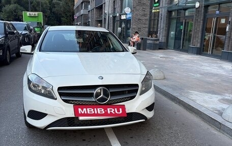 Mercedes-Benz A-Класс, 2014 год, 1 490 000 рублей, 2 фотография