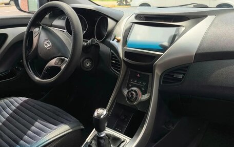 Hyundai Elantra V, 2012 год, 900 000 рублей, 10 фотография
