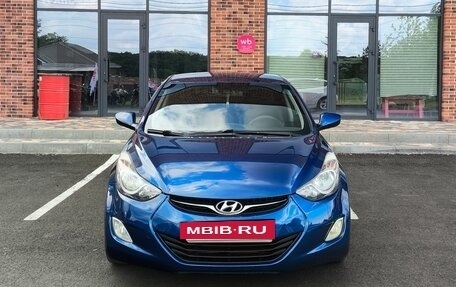 Hyundai Elantra V, 2012 год, 900 000 рублей, 2 фотография