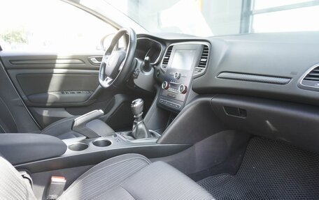 Renault Megane IV, 2018 год, 1 350 000 рублей, 11 фотография