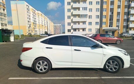 Hyundai Solaris II рестайлинг, 2012 год, 650 000 рублей, 3 фотография