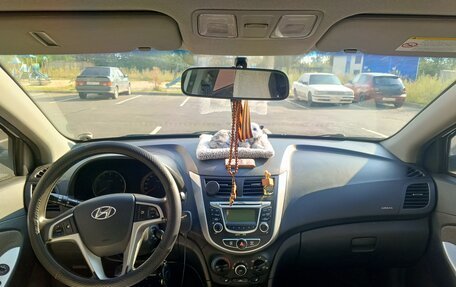 Hyundai Solaris II рестайлинг, 2012 год, 650 000 рублей, 5 фотография