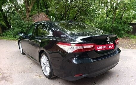 Toyota Camry, 2018 год, 2 550 000 рублей, 10 фотография