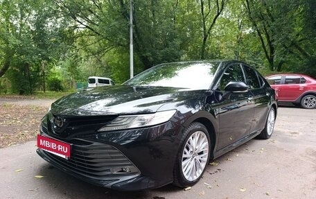 Toyota Camry, 2018 год, 2 550 000 рублей, 2 фотография