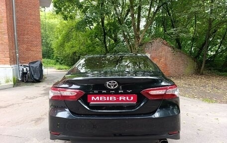 Toyota Camry, 2018 год, 2 550 000 рублей, 8 фотография