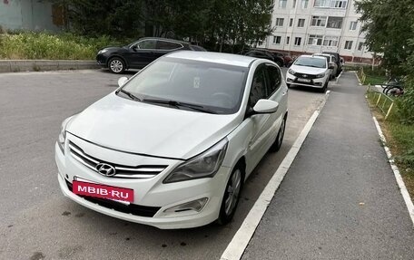 Hyundai Solaris II рестайлинг, 2015 год, 800 000 рублей, 2 фотография