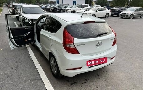 Hyundai Solaris II рестайлинг, 2015 год, 800 000 рублей, 4 фотография