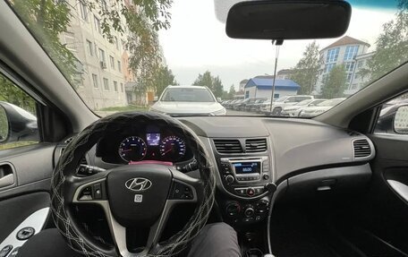 Hyundai Solaris II рестайлинг, 2015 год, 800 000 рублей, 9 фотография