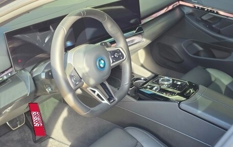 BMW 5 серия, 2025 год, 7 830 000 рублей, 8 фотография