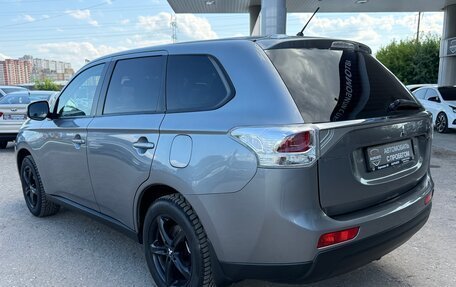 Mitsubishi Outlander III рестайлинг 3, 2013 год, 1 390 000 рублей, 7 фотография