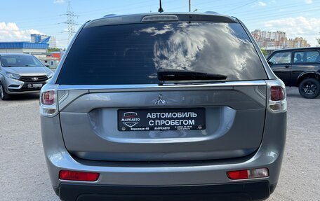 Mitsubishi Outlander III рестайлинг 3, 2013 год, 1 390 000 рублей, 9 фотография