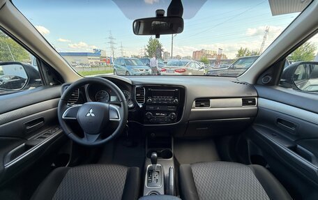 Mitsubishi Outlander III рестайлинг 3, 2013 год, 1 390 000 рублей, 10 фотография