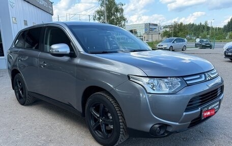 Mitsubishi Outlander III рестайлинг 3, 2013 год, 1 390 000 рублей, 4 фотография