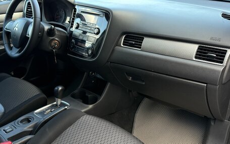 Mitsubishi Outlander III рестайлинг 3, 2013 год, 1 390 000 рублей, 12 фотография