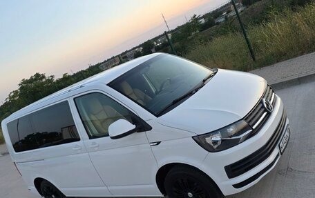 Volkswagen Transporter T6 рестайлинг, 2016 год, 2 600 000 рублей, 4 фотография