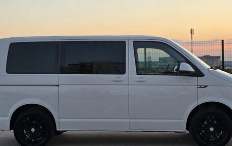 Volkswagen Transporter T6 рестайлинг, 2016 год, 2 600 000 рублей, 9 фотография