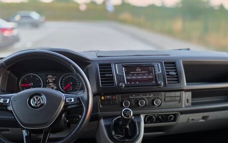 Volkswagen Transporter T6 рестайлинг, 2016 год, 2 600 000 рублей, 19 фотография