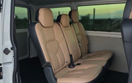 Volkswagen Transporter T6 рестайлинг, 2016 год, 2 600 000 рублей, 14 фотография