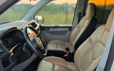 Volkswagen Transporter T6 рестайлинг, 2016 год, 2 600 000 рублей, 26 фотография