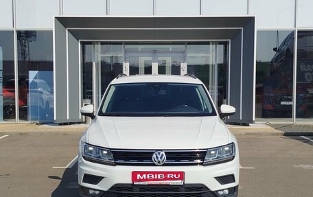 Volkswagen Tiguan II, 2020 год, 2 520 000 рублей, 2 фотография