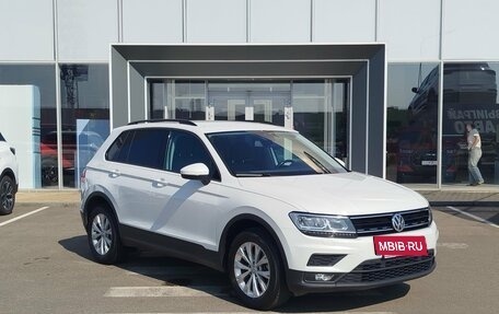 Volkswagen Tiguan II, 2020 год, 2 520 000 рублей, 3 фотография