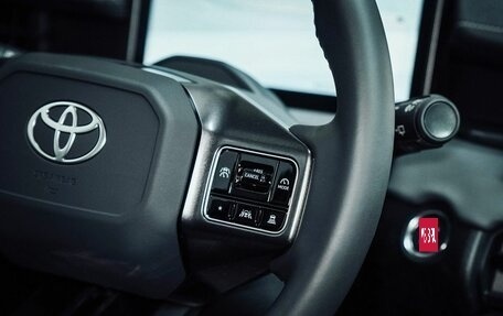 Toyota RAV4, 2026 год, 4 500 000 рублей, 24 фотография