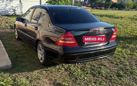 Mercedes-Benz C-Класс, 2003 год, 530 000 рублей, 3 фотография