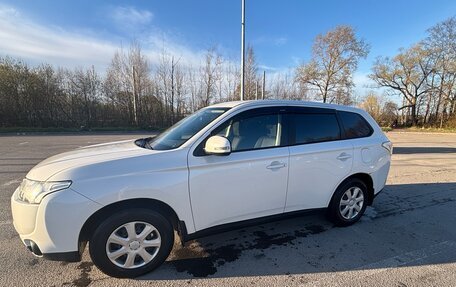 Mitsubishi Outlander III рестайлинг 3, 2012 год, 1 250 000 рублей, 9 фотография