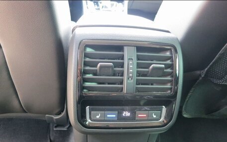Volkswagen Passat B8 рестайлинг, 2019 год, 3 450 000 рублей, 11 фотография