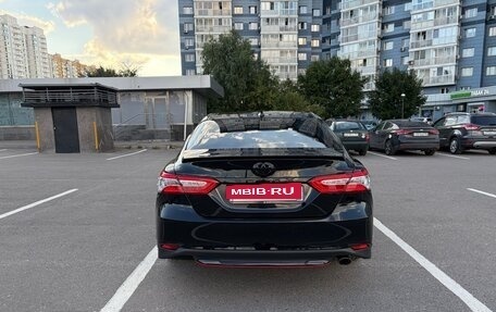 Toyota Camry, 2021 год, 3 350 000 рублей, 5 фотография