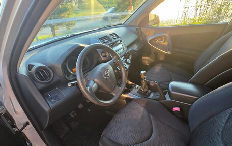 Toyota RAV4, 2011 год, 1 135 000 рублей, 4 фотография