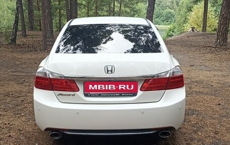 Honda Accord IX рестайлинг, 2013 год, 1 800 000 рублей, 3 фотография