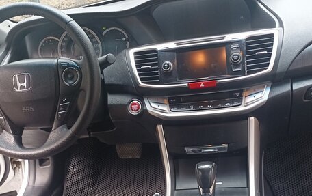 Honda Accord IX рестайлинг, 2013 год, 1 800 000 рублей, 16 фотография