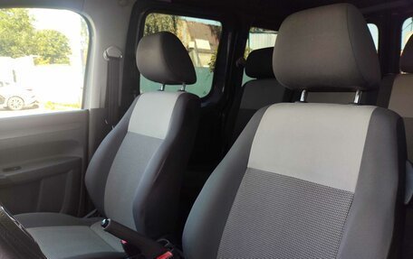 Volkswagen Caddy III рестайлинг, 2011 год, 490 000 рублей, 10 фотография