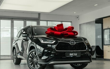 Toyota Highlander, 2026 год, 5 890 000 рублей, 2 фотография