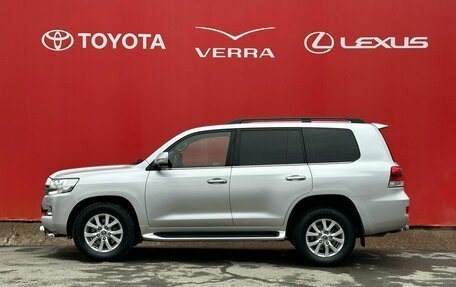Toyota Land Cruiser 200, 2017 год, 5 990 000 рублей, 2 фотография