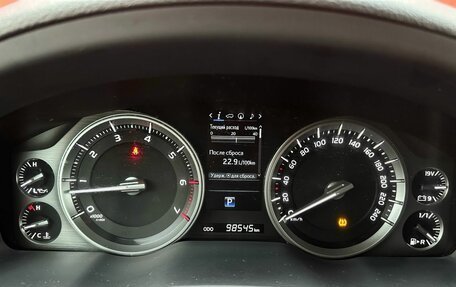 Toyota Land Cruiser 200, 2017 год, 5 990 000 рублей, 10 фотография
