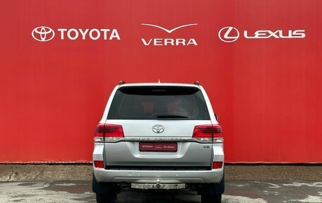 Toyota Land Cruiser 200, 2017 год, 5 990 000 рублей, 5 фотография