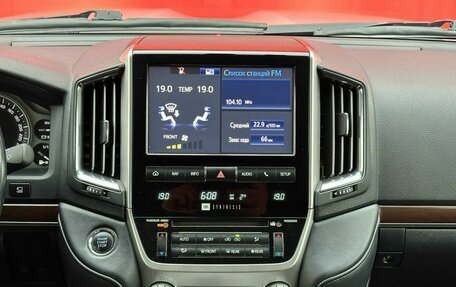 Toyota Land Cruiser 200, 2017 год, 5 990 000 рублей, 12 фотография