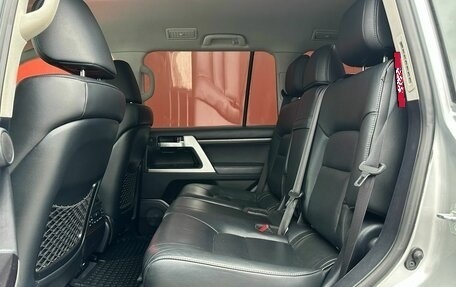 Toyota Land Cruiser 200, 2017 год, 5 990 000 рублей, 15 фотография