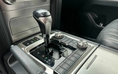 Toyota Land Cruiser 200, 2017 год, 5 990 000 рублей, 16 фотография