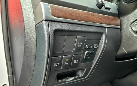 Toyota Land Cruiser 200, 2017 год, 5 990 000 рублей, 17 фотография