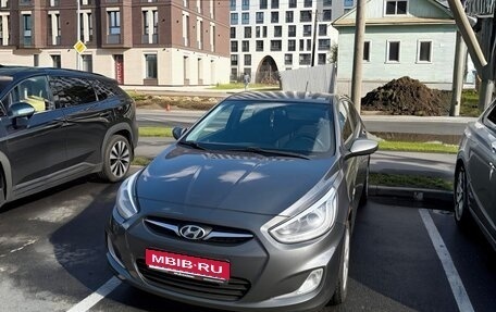 Hyundai Solaris II рестайлинг, 2013 год, 550 000 рублей, 1 фотография